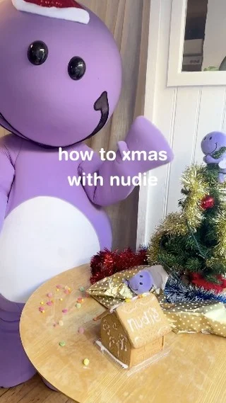 Welcome to nudie’s masterclass in Chrissy-chaos 🍓🎄⁠
⁠
#nudiejuice #creatorsofgood #christmas
